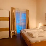Emma 4 * ديتن ام هوكونغ